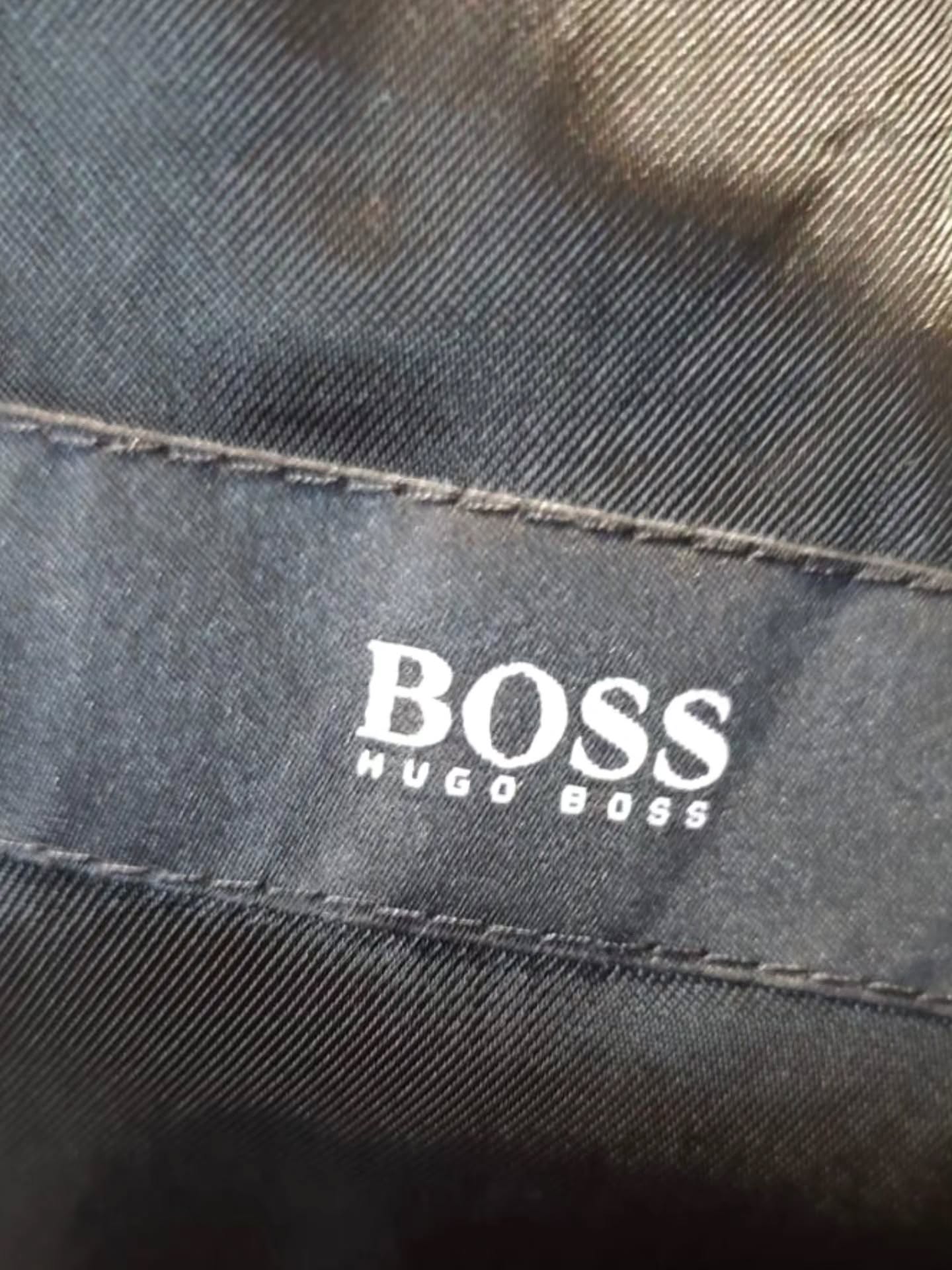 Abrigo Ejecutivo Hugo Boss de Cashmere y Lana – Talla M (48)