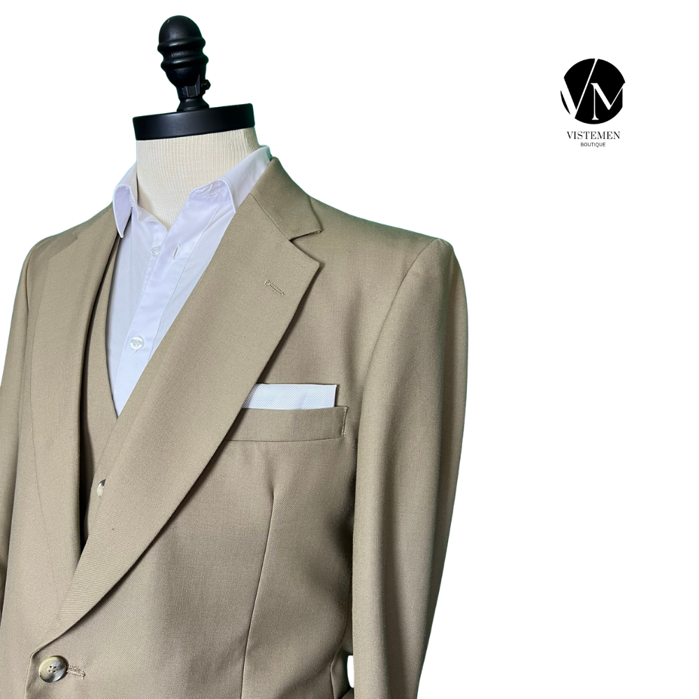 BLACK FRIDAY | Traje Completo Oakton Café Claro con Chaleco | 3 Piezas | Talla XL (52) | Vistemen