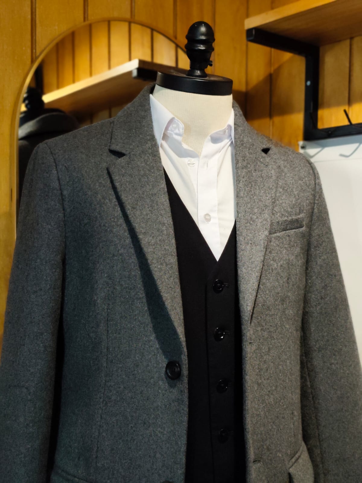 Abrigo Lana Gris | Estilo Atemporal | Talla S (46) | Vistemen