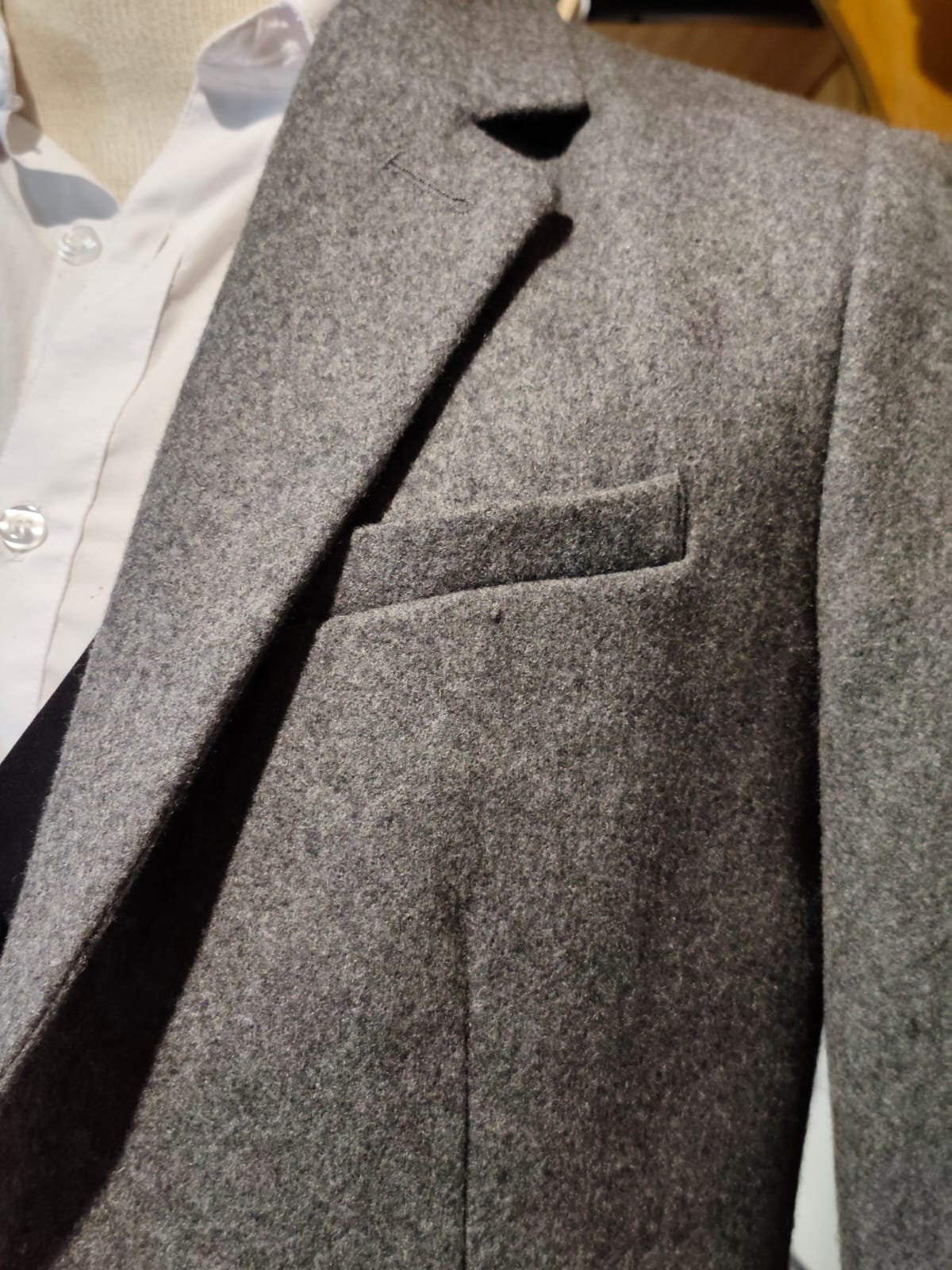 Abrigo Lana Gris | Estilo Atemporal | Talla S (46) | Vistemen