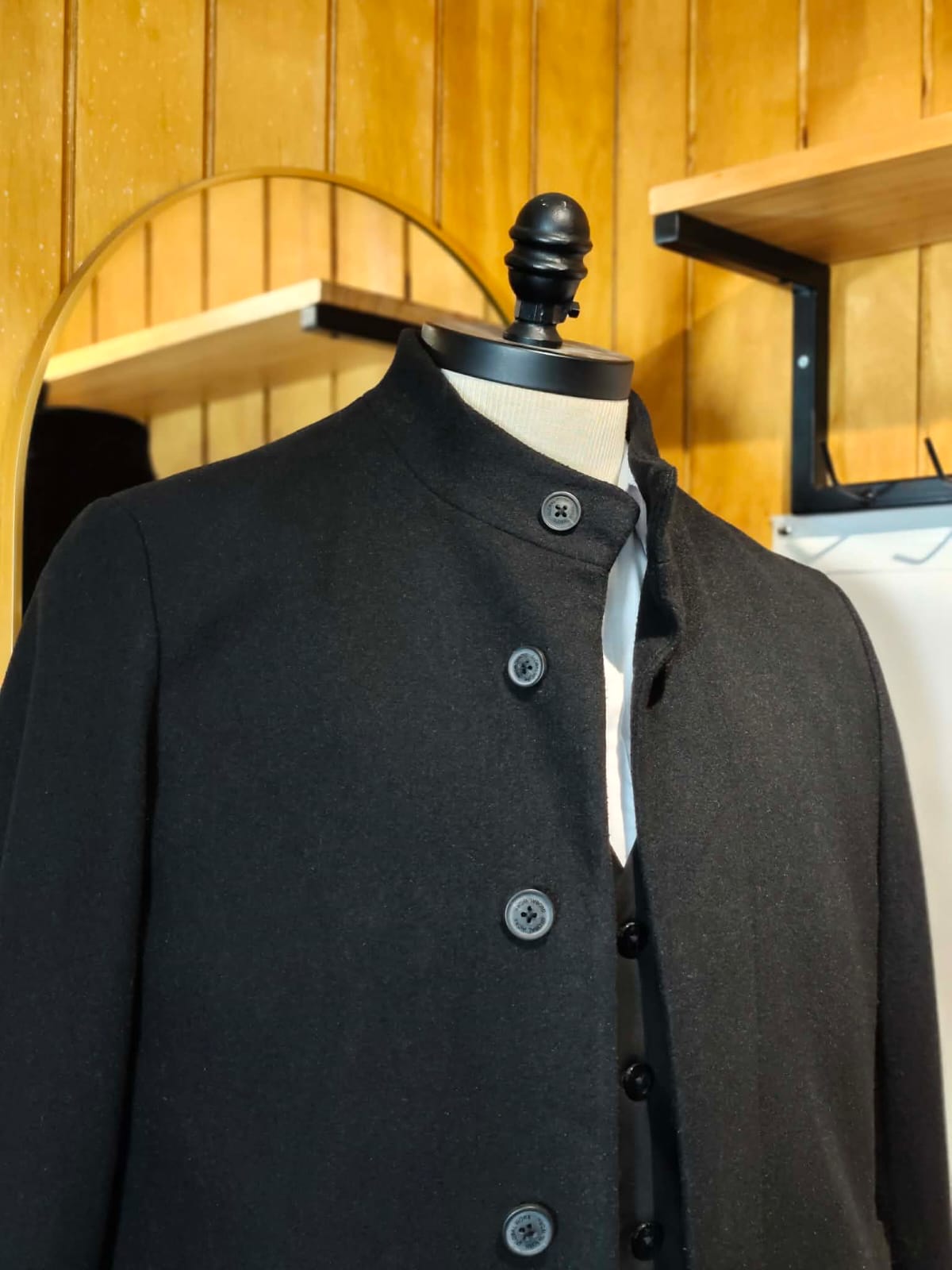 Abrigo Cuello Mao Lana Negra | Estilo Formal Único | Talla M (48) | Vistemen
