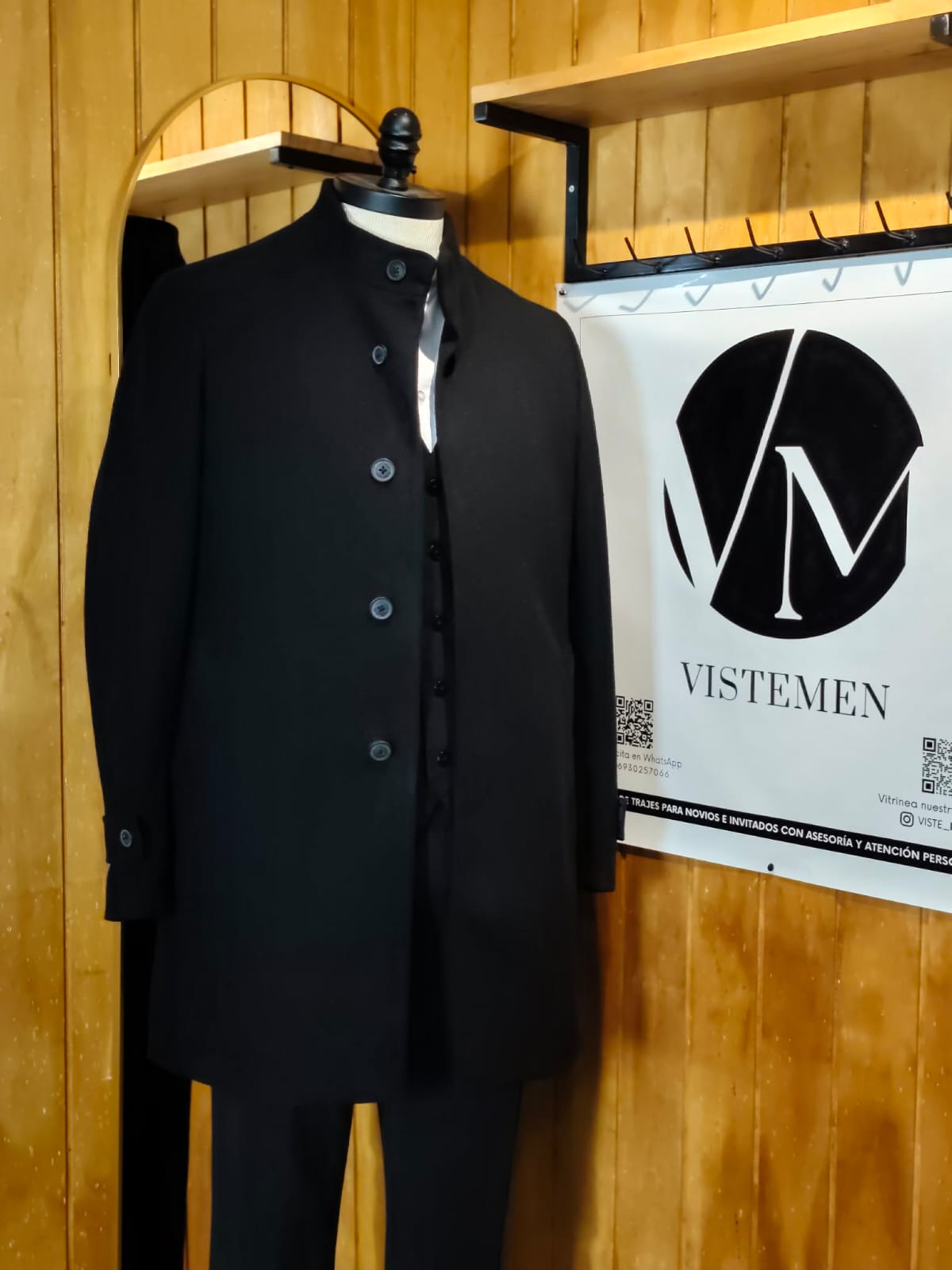 Abrigo Cuello Mao Lana Negra | Estilo Formal Único | Talla M (48) | Vistemen