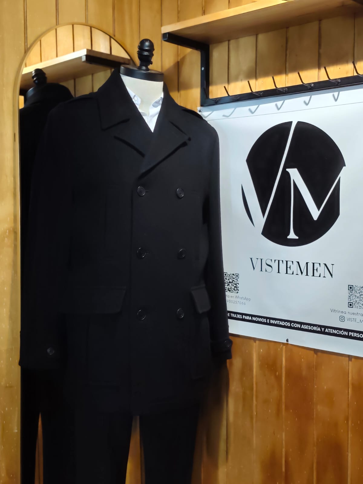 Abrigo Burton Lana Negra | Cruzado Clásico | Talla M (48) | Vistemen