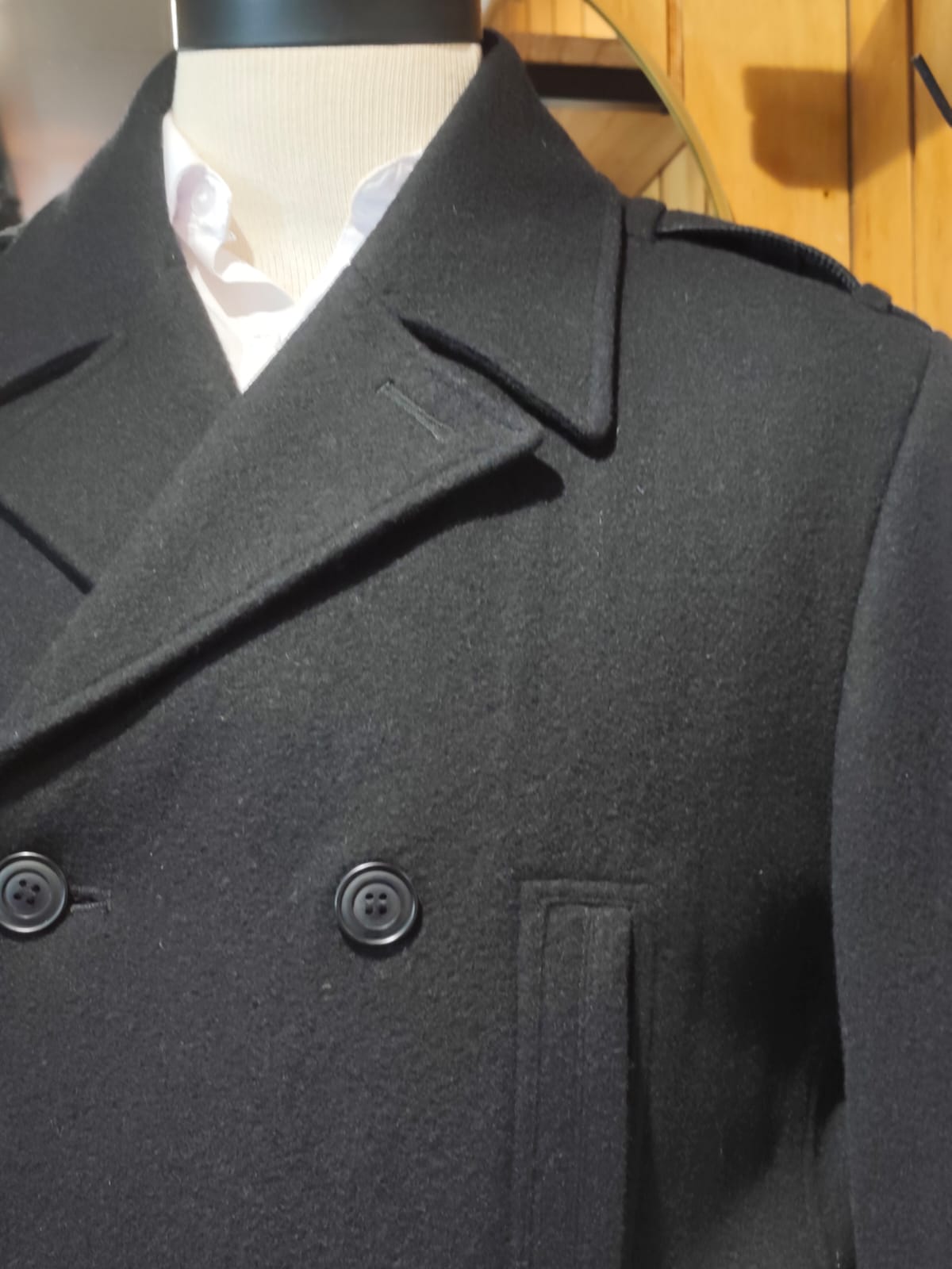 Abrigo Burton Lana Negra | Cruzado Clásico | Talla M (48) | Vistemen
