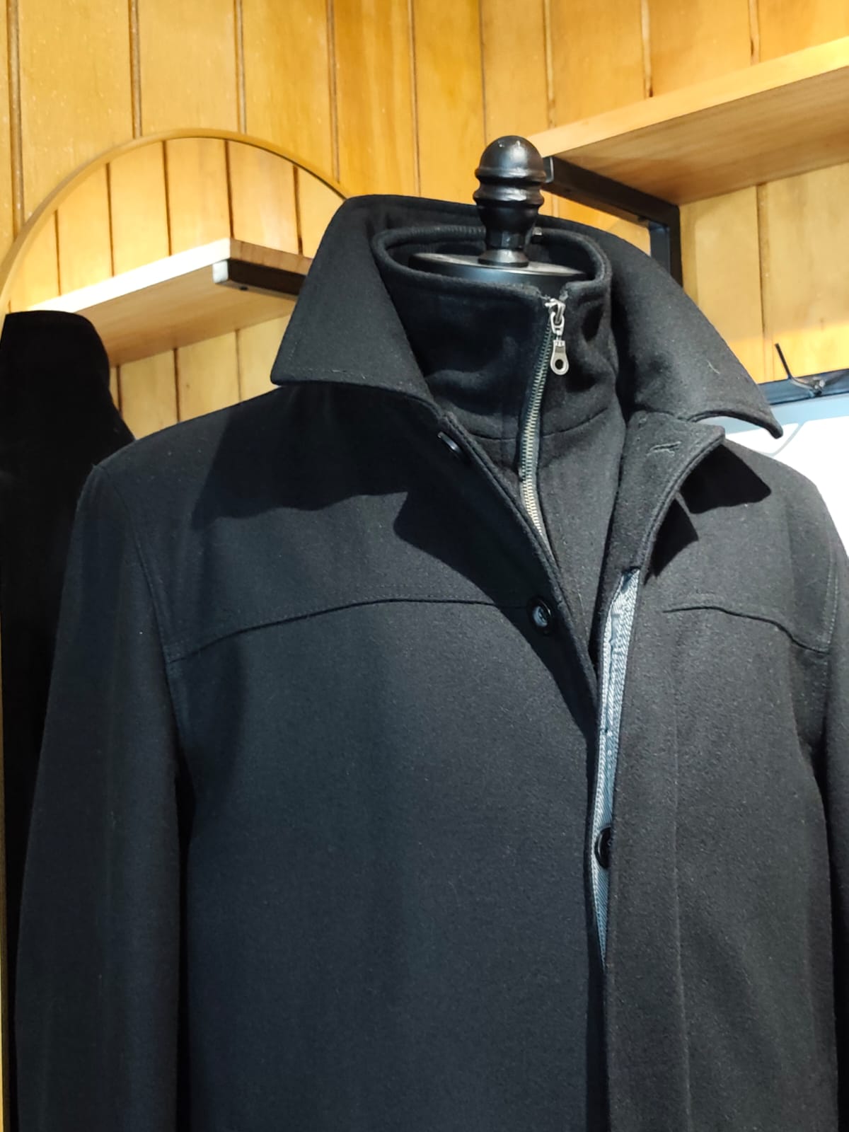 Abrigo 3/4 Lana Negra | Cuello Alto y Sobrecierre | Talla M (48) | Vistemen