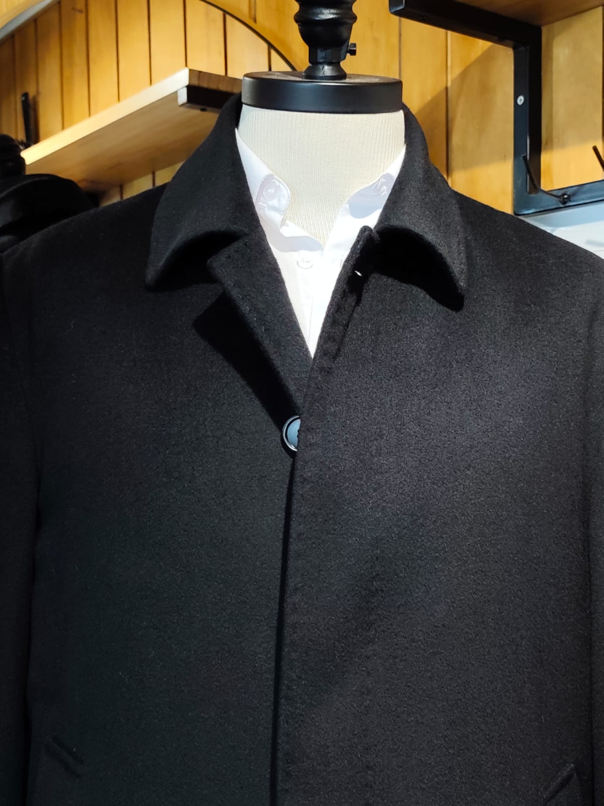 Abrigo India Home Collection | Lana y Cashmere Negro | Talla M (48) | Vistemen