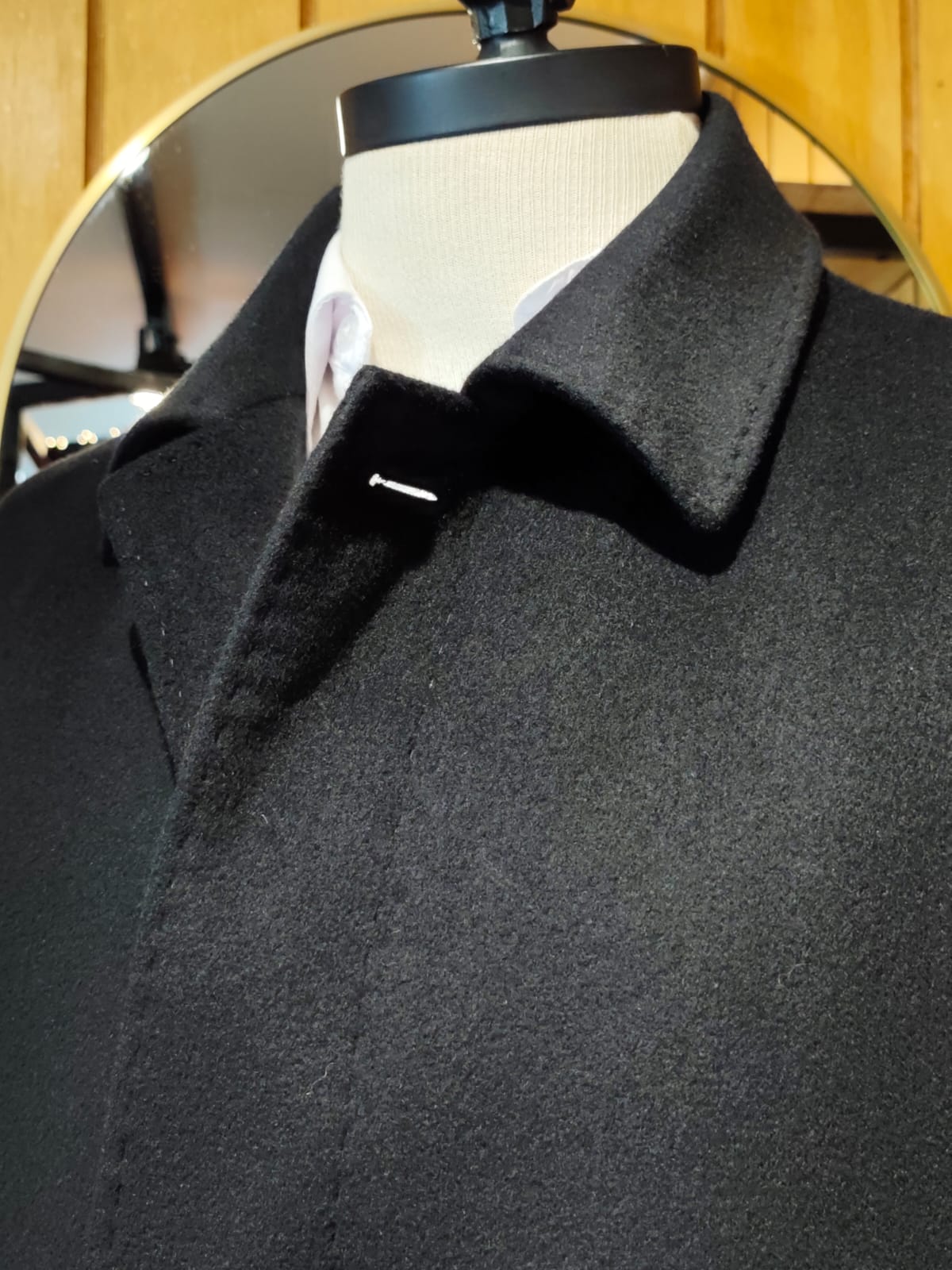 Abrigo India Home Collection | Lana y Cashmere Negro | Talla M (48) | Vistemen