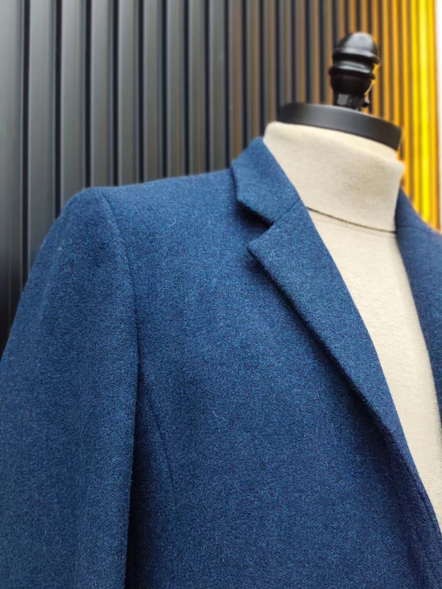 Abrigo Chris Christy Azul Francia – Elegancia y Calidez en Talla S