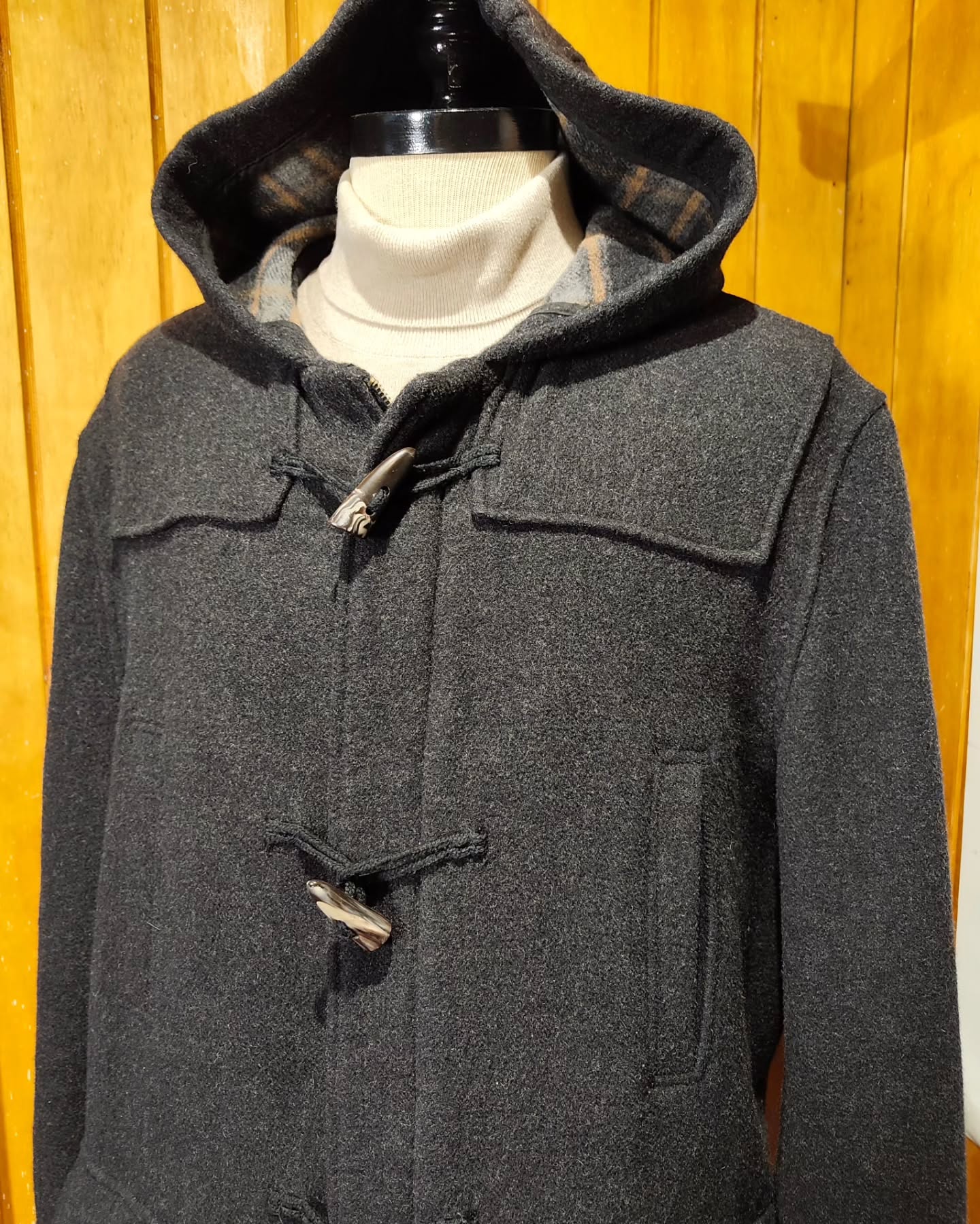 Abrigo Duffle Coat Trait Gris Carbón con Capucha – Talla XL (52)